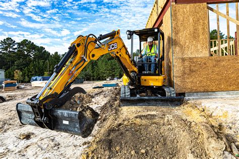 tail swing compact excavator|best tail swing for digging.